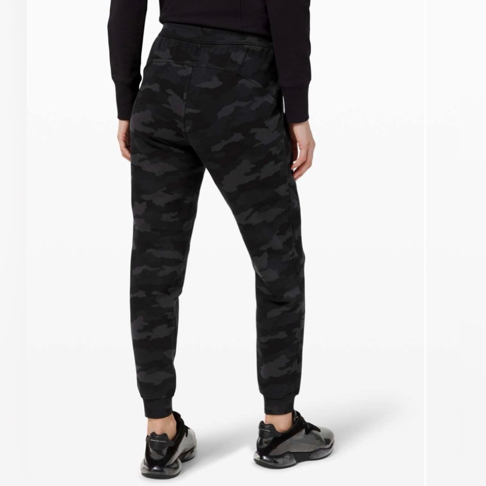 Lululemon Scuba High Rise Fleece Joggers Heritage 365 Camo Deep Coal Athleisure - Picture 2 of 9